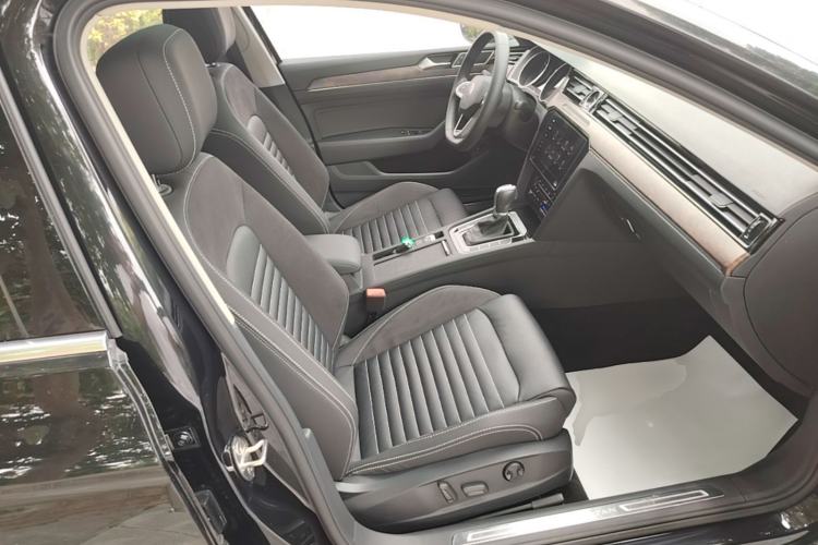 Used Volkswagen Magotan 2020 330TSI DSG Leading Model Right Front Seat