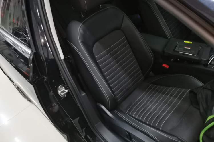 Used Volkswagen Magotan 2020 330TSI DSG Luxury Edition Right Front Seat