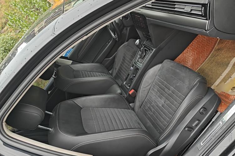 Used Volkswagen Magotan 2020 380TSI DSG Luxury Version Right Front Seat