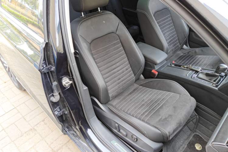 Used Volkswagen Magotan 2020 380TSI DSG Luxury Version Right Front Seat