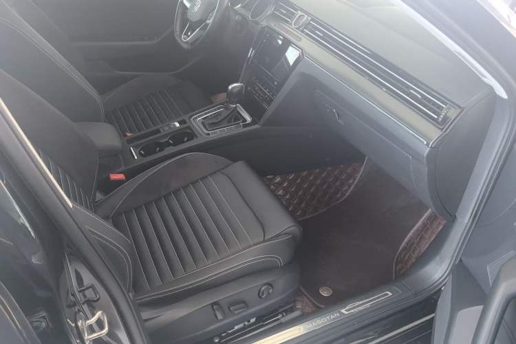 Used Volkswagen Magotan 2020 280TSI DSG Leading Edition Right Front Seat