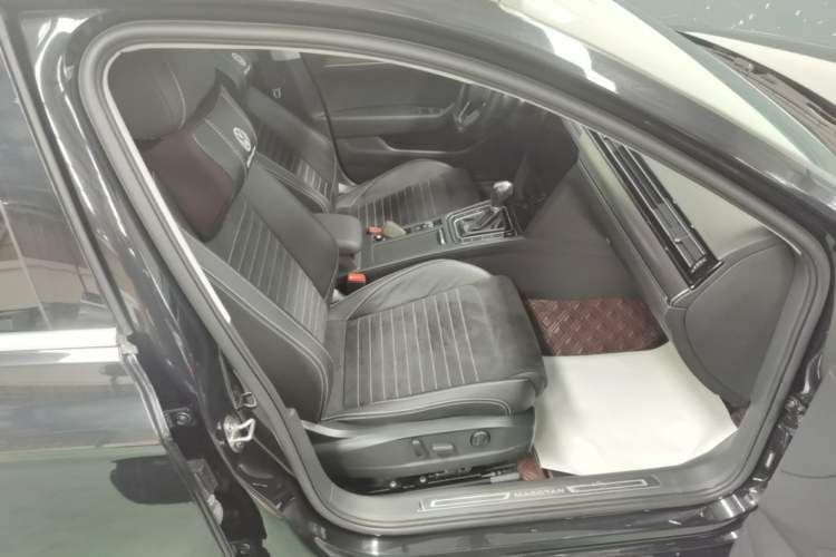 Used Volkswagen Magotan 2020 330TSI DSG Luxury Edition Right Front Seat