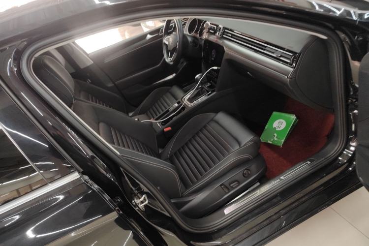 Used Volkswagen Magotan 2020 330TSI DSG Leading Model Right Front Seat