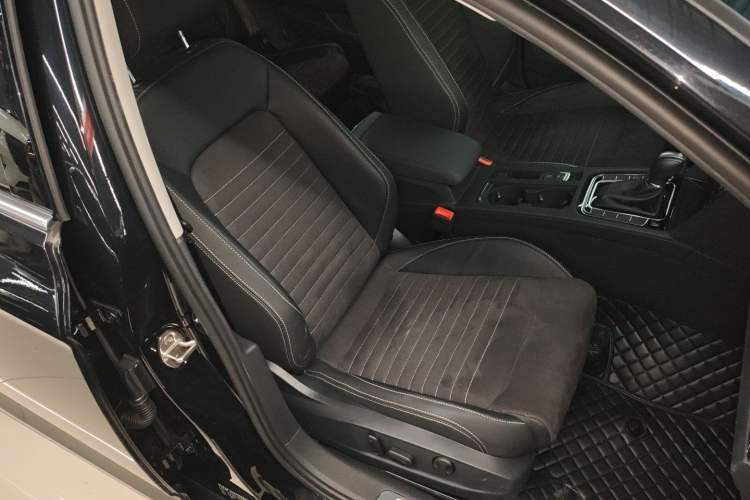Used Volkswagen Magotan 2020 380TSI DSG Luxury Version Right Front Seat