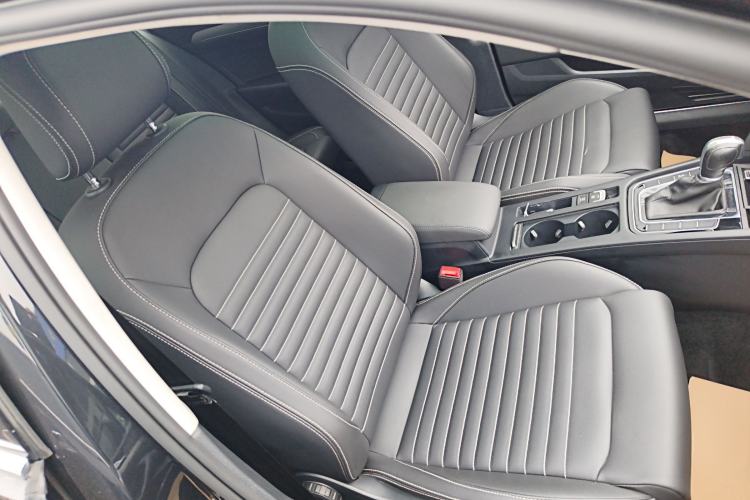 Used Volkswagen Magotan 2020 280TSI DSG Comfort Edition Right Front Seat