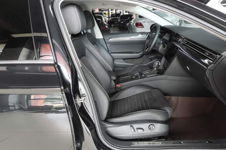 Used Volkswagen Magotan 2020 330TSI DSG Luxury Edition Right Front Seat