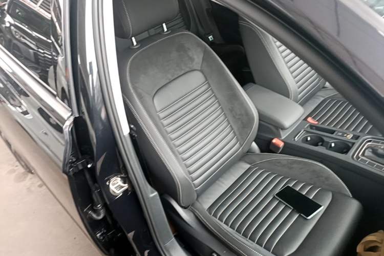 Used Volkswagen Magotan 2020 330TSI DSG Leading Model Right Front Seat