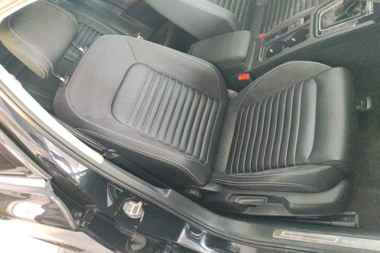 Used Volkswagen Magotan 2020 280TSI DSG Comfort Edition Right Front Seat