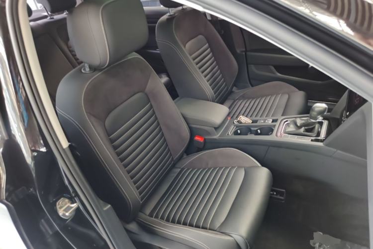 Used Volkswagen Magotan 2020 330TSI DSG Leading Model Right Front Seat