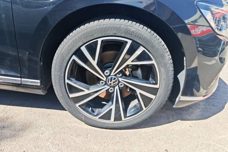 Used Volkswagen Magotan 2020 330TSI DSG Luxury Edition Right Front Wheel Hub