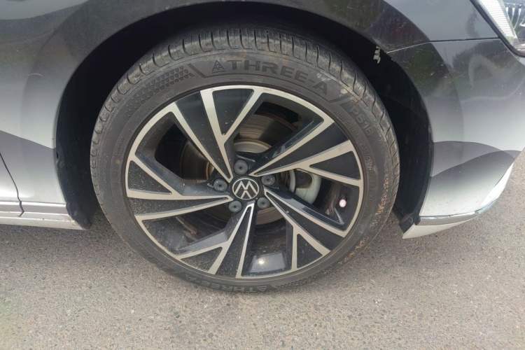 Used Volkswagen Magotan 2020 330TSI DSG Luxury Edition Right Front Wheel Hub