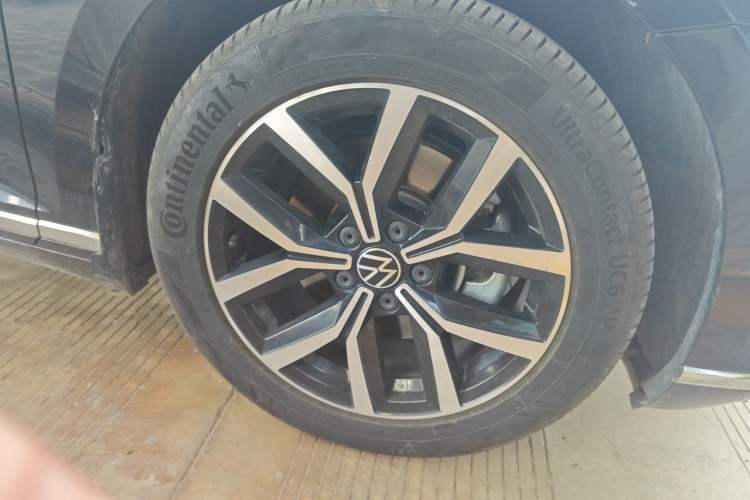 Used Volkswagen Magotan 2020 280TSI DSG Leading Edition Right Front Wheel Hub