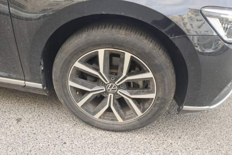 Used Volkswagen Magotan 2020 330TSI DSG Leading Model Right Front Wheel Hub