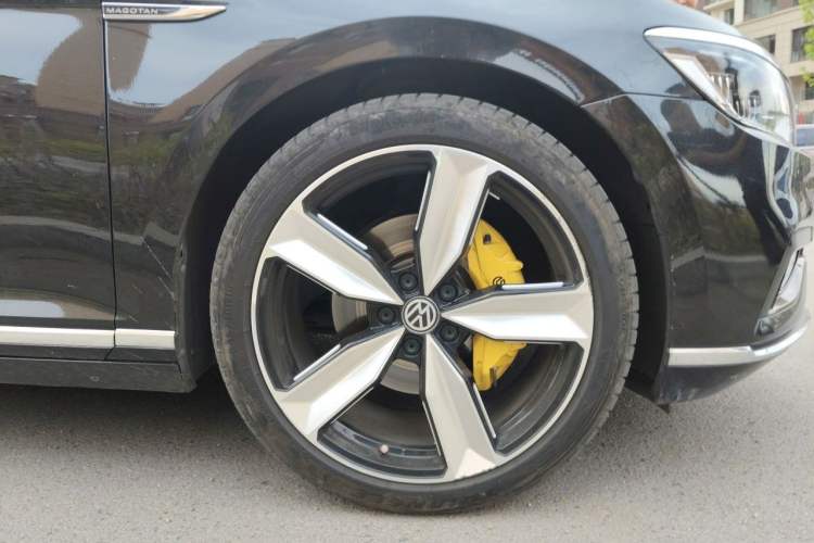 Used Volkswagen Magotan 2020 330TSI DSG Luxury Edition Right Front Wheel Hub