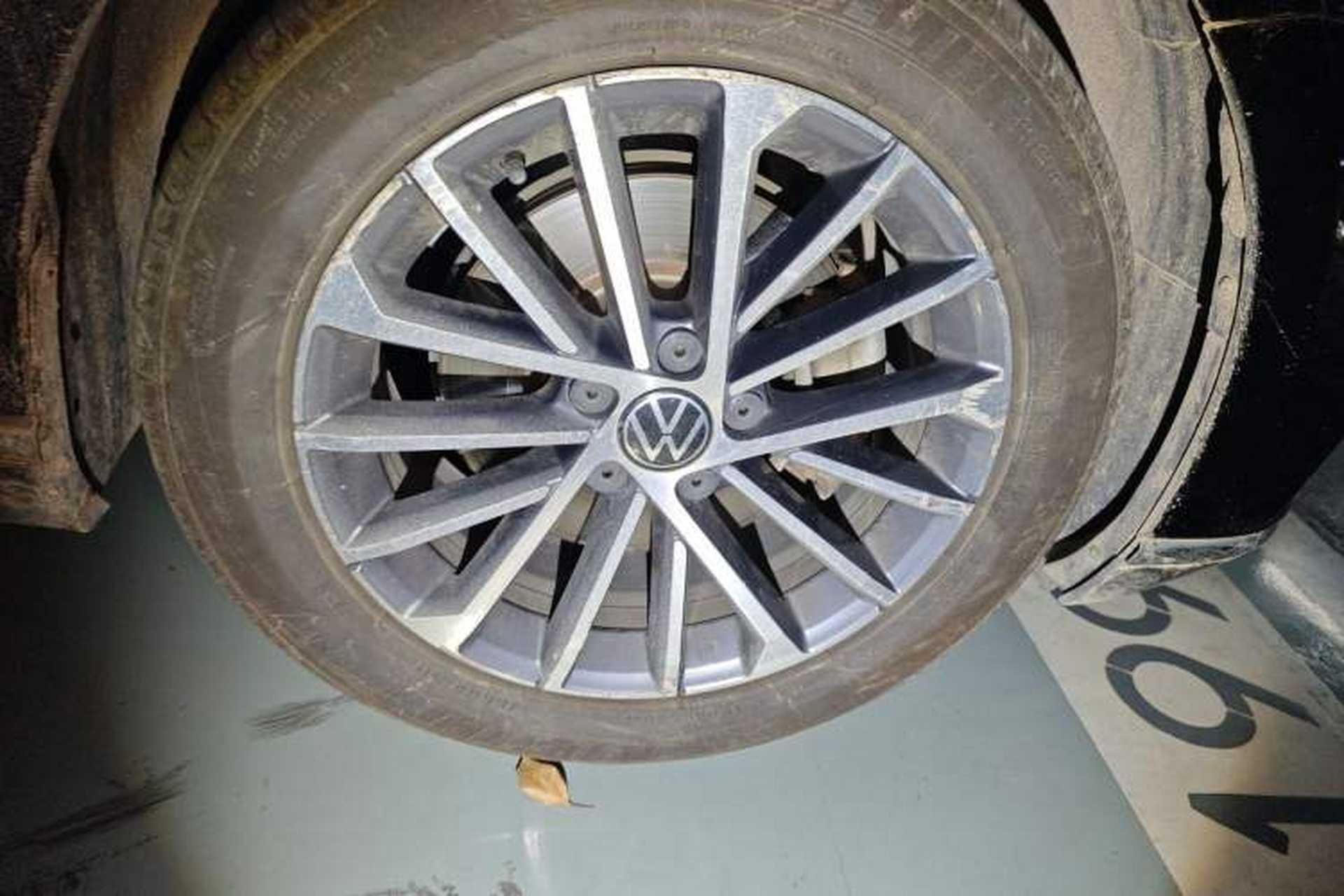 Used Volkswagen Magotan 2020 330TSI DSG Luxury Edition Right Front Wheel Hub