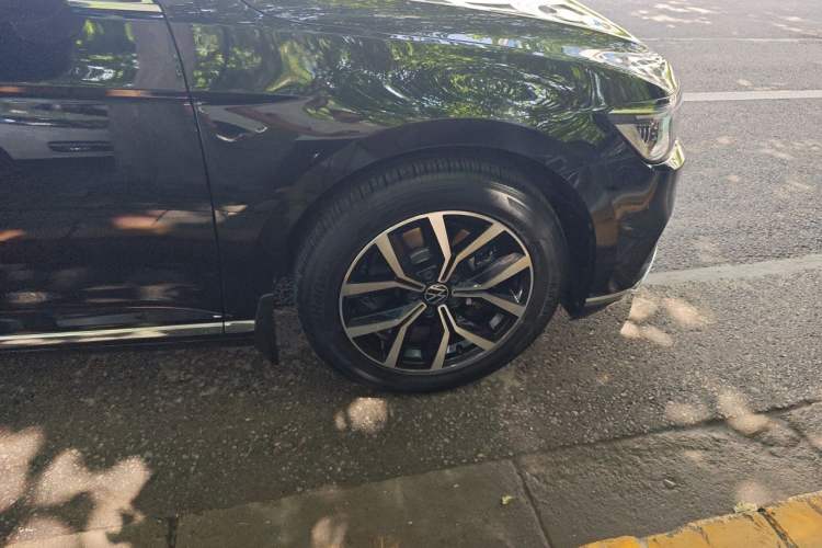 Used Volkswagen Magotan 2020 330TSI DSG Leading Model Right Front Wheel Hub
