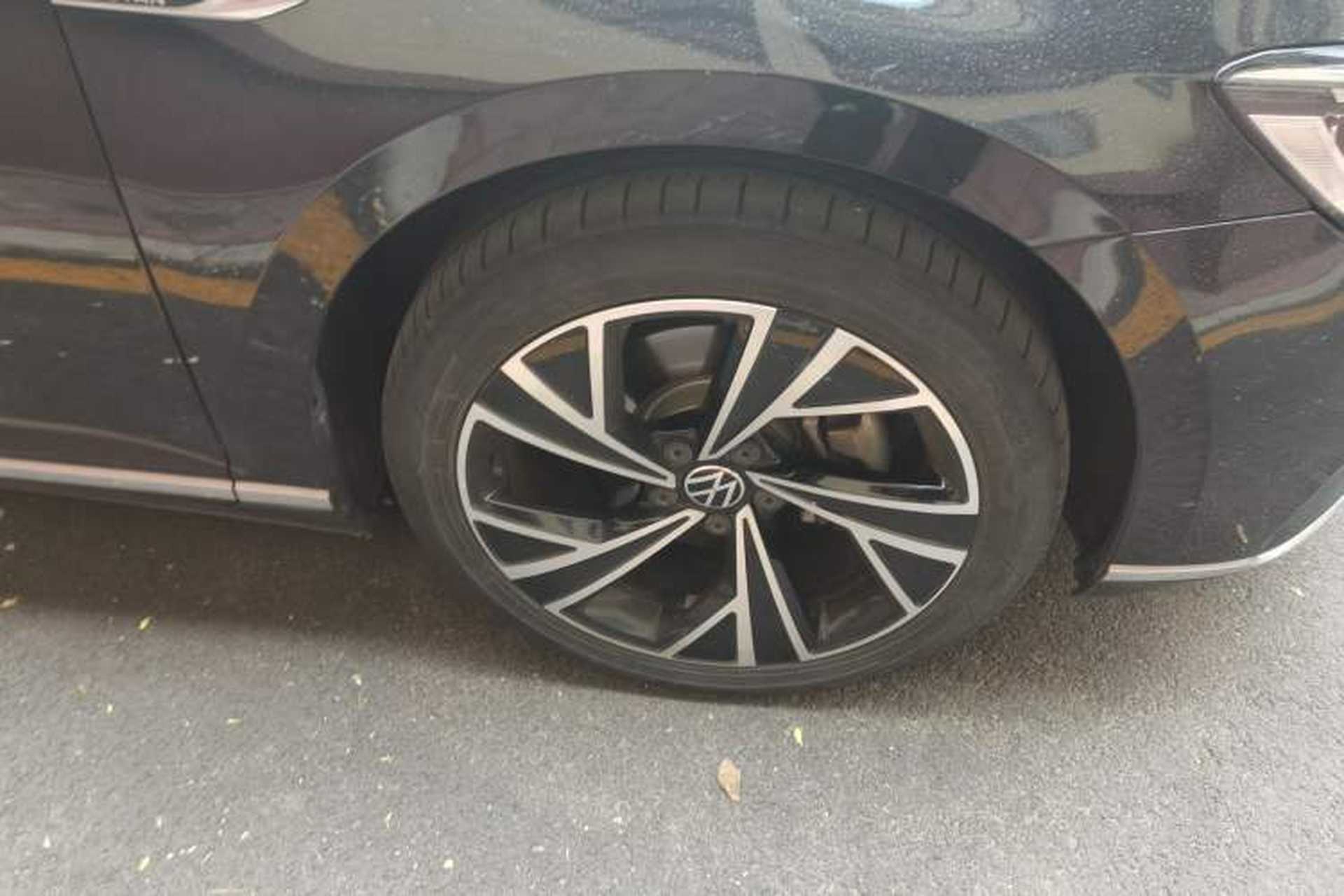 Used Volkswagen Magotan 2020 330TSI DSG Luxury Edition Right Front Wheel Hub