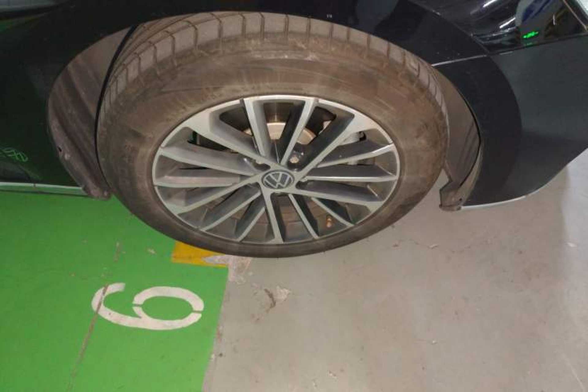 Used Volkswagen Magotan 2020 330TSI DSG Luxury Edition Right Front Wheel Hub
