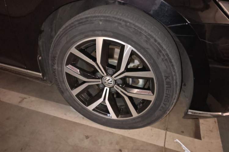Used Volkswagen Magotan 2020 330TSI DSG Leading Model Right Front Wheel Hub