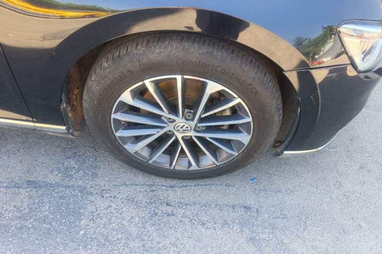 Used Volkswagen Magotan 2020 330TSI DSG Luxury Edition Right Front Wheel Hub