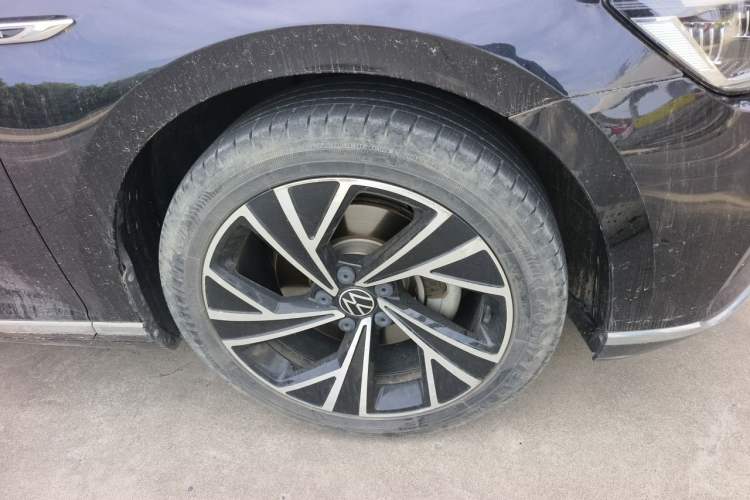 Used Volkswagen Magotan 2020 330TSI DSG Luxury Edition Right Front Wheel Hub