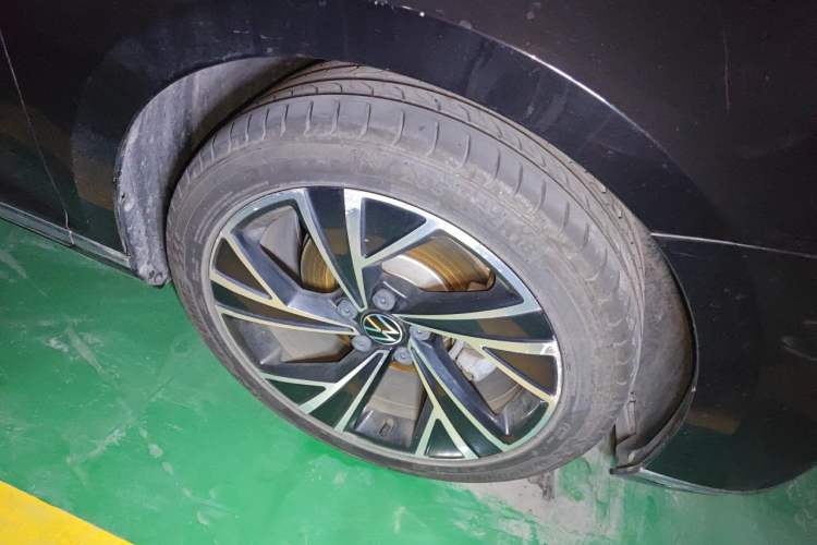 Used Volkswagen Magotan 2020 330TSI DSG Luxury Edition Right Front Wheel Hub
