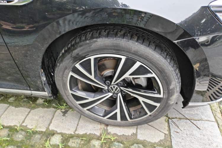 Used Volkswagen Magotan 2020 330TSI DSG Luxury Edition Right Front Wheel Hub