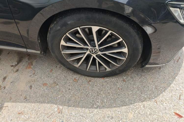 Used Volkswagen Magotan 2020 330TSI DSG Luxury Edition Right Front Wheel Hub