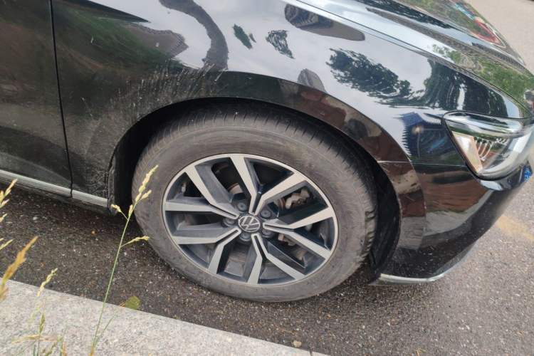 Used Volkswagen Magotan 2020 330TSI DSG Leading Model Right Front Wheel Hub