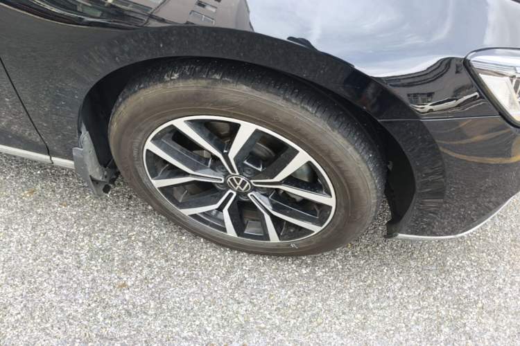 Used Volkswagen Magotan 2020 330TSI DSG Leading Model Right Front Wheel Hub