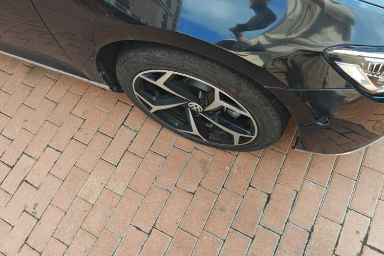 Used Volkswagen Magotan 2020 330TSI DSG Leading Model Right Front Wheel Hub
