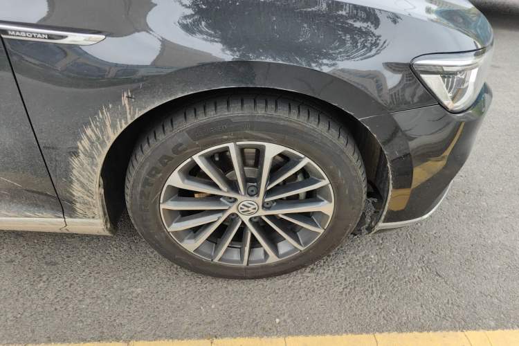 Used Volkswagen Magotan 2020 330TSI DSG Luxury Edition Right Front Wheel Hub