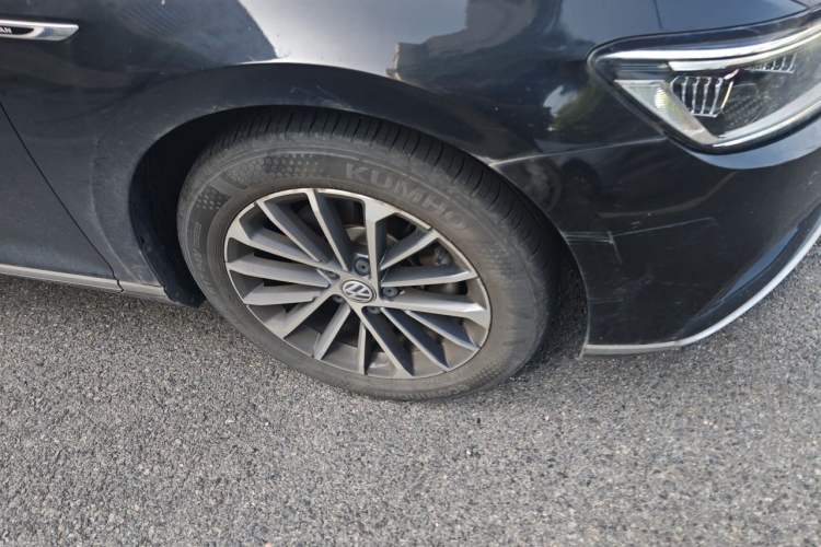 Used Volkswagen Magotan 2020 330TSI DSG Luxury Edition Right Front Wheel Hub