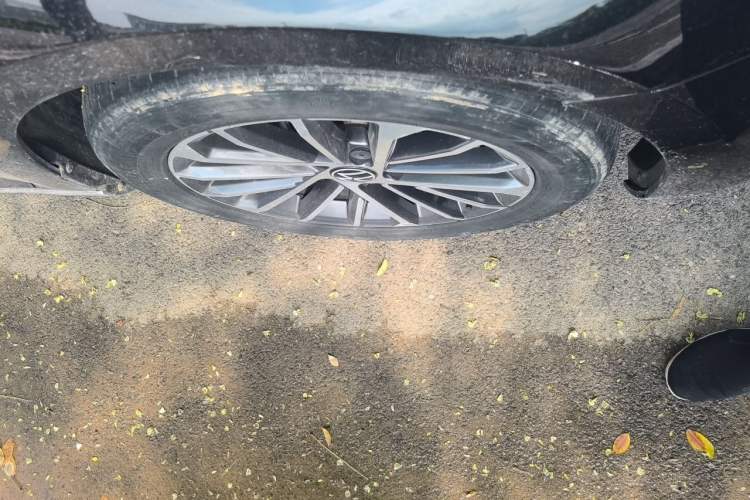 Used Volkswagen Magotan 2020 330TSI DSG Luxury Edition Right Front Wheel Hub