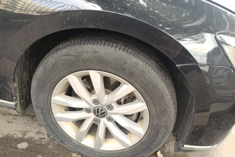 Used Volkswagen Magotan 2020 280TSI DSG Comfort Edition Right Front Wheel Hub