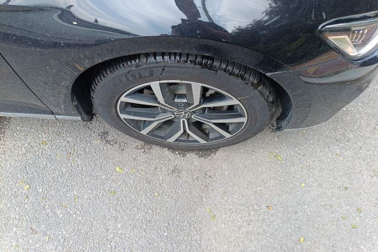 Used Volkswagen Magotan 2020 330TSI DSG Leading Model Right Front Wheel Hub