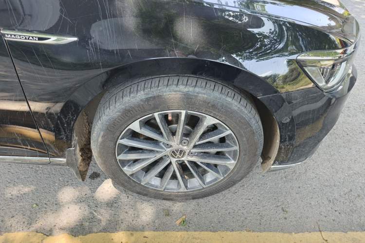 Used Volkswagen Magotan 2020 380TSI DSG Luxury Version Right Front Wheel Hub