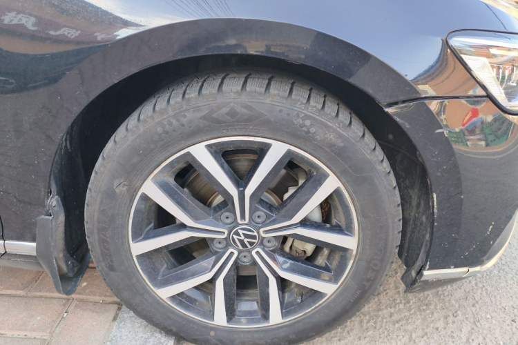 Used Volkswagen Magotan 2020 330TSI DSG Leading Model Right Front Wheel Hub