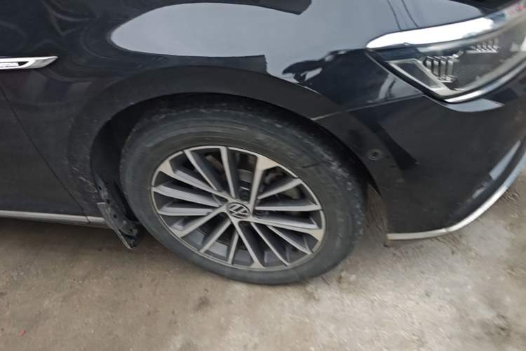 Used Volkswagen Magotan 2020 380TSI DSG Luxury Version Right Front Wheel Hub