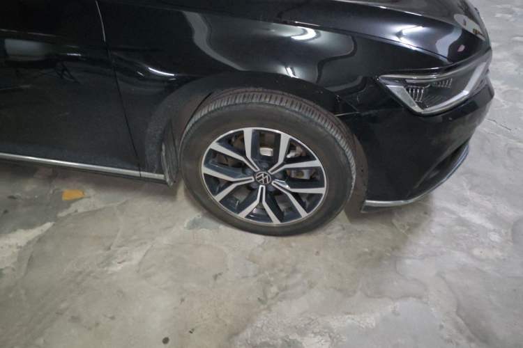 Used Volkswagen Magotan 2020 330TSI DSG Leading Model Right Front Wheel Hub