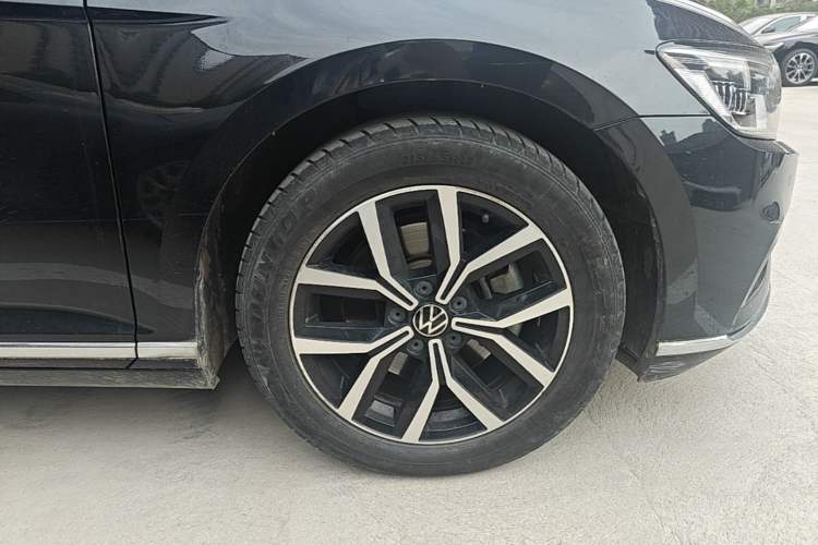 Used Volkswagen Magotan 2020 330TSI DSG Leading Model Right Front Wheel Hub
