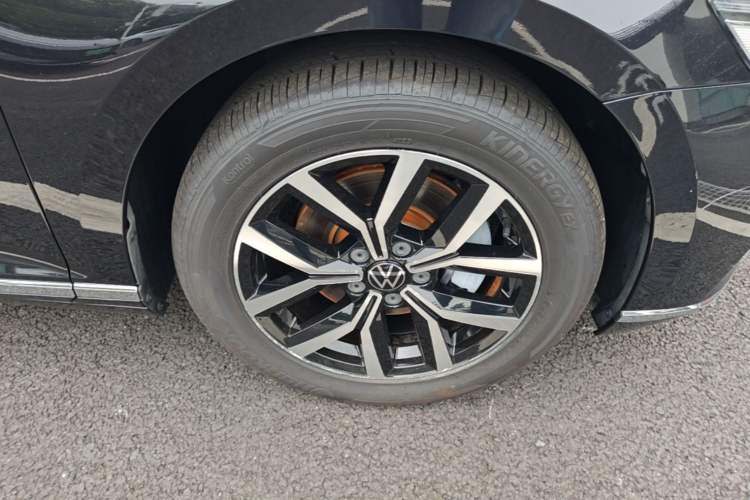 Used Volkswagen Magotan 2020 330TSI DSG Leading Model Right Front Wheel Hub