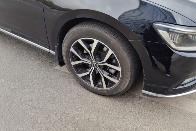 Used Volkswagen Magotan 2020 330TSI DSG Leading Model Right Front Wheel Hub