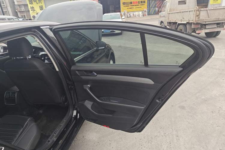 Used Volkswagen Magotan 2020 280TSI DSG Comfort Edition Right Rear Door Interior
