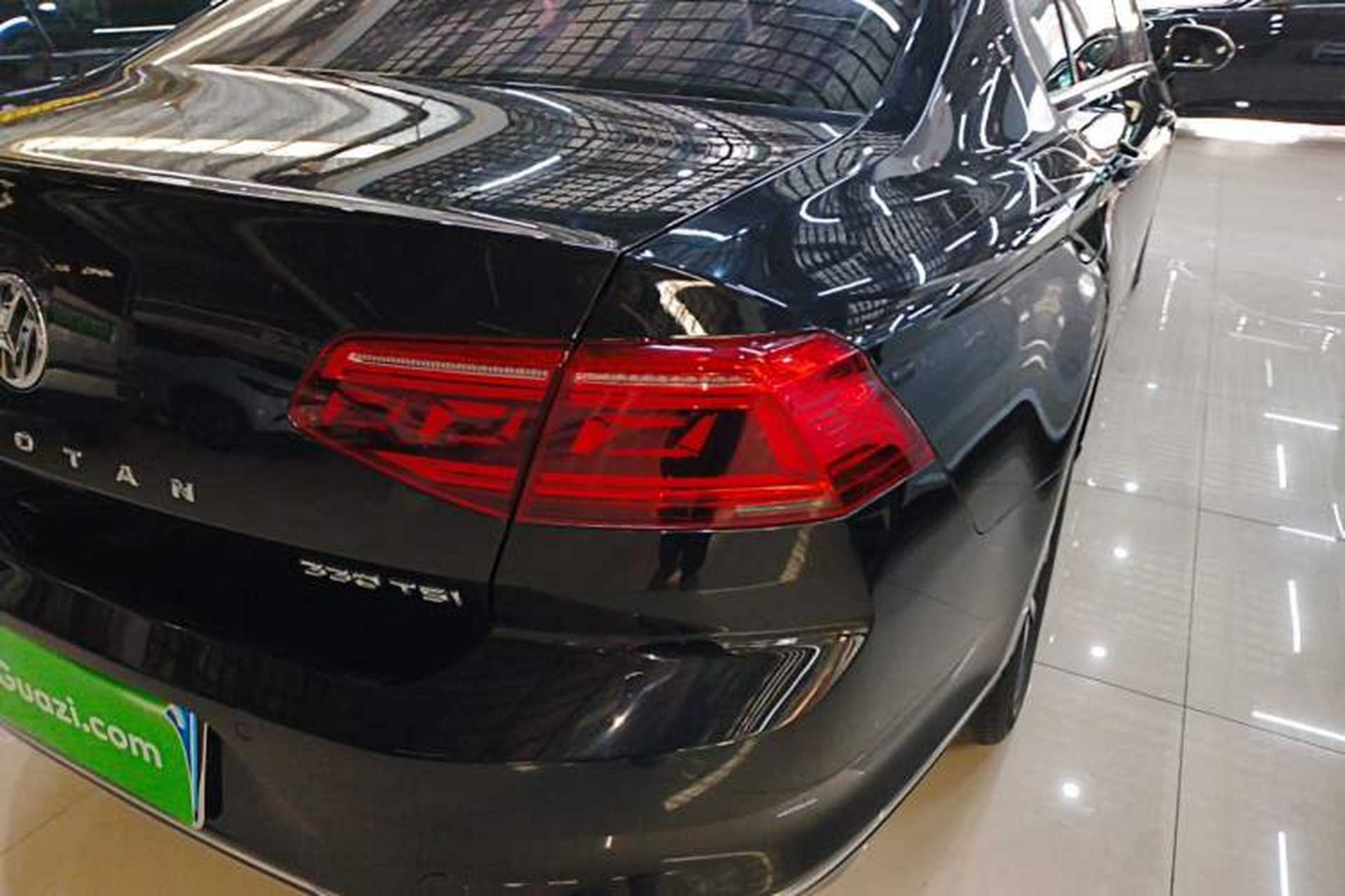Used Volkswagen Magotan 2020 330TSI DSG Leading Model Right Rear Taillight