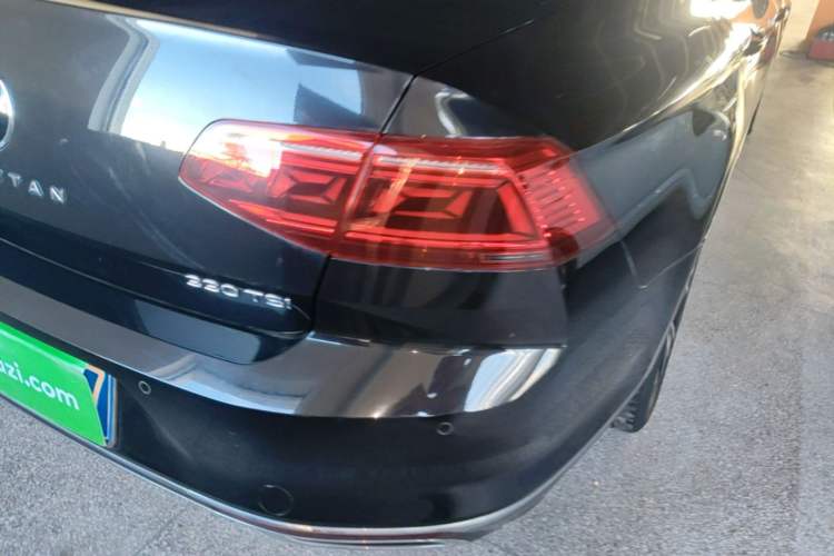 Used Volkswagen Magotan 2020 330TSI DSG Luxury Edition Right Rear Taillight