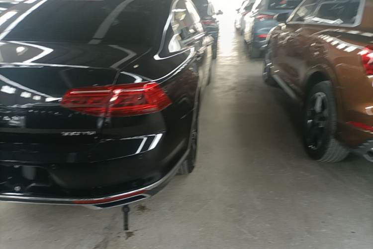 Used Volkswagen Magotan 2020 330TSI DSG Leading Model Right Rear Taillight