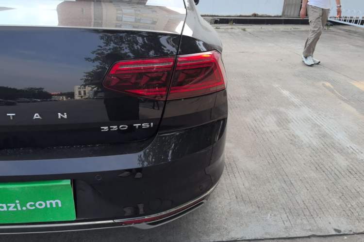Used Volkswagen Magotan 2020 280TSI DSG Comfort Edition Right Rear Taillight