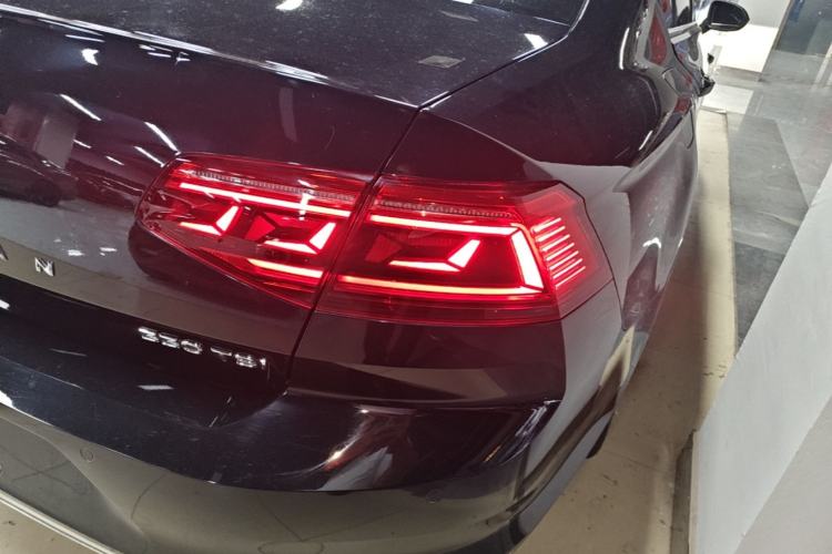 Used Volkswagen Magotan 2020 330TSI DSG Luxury Edition Right Rear Taillight