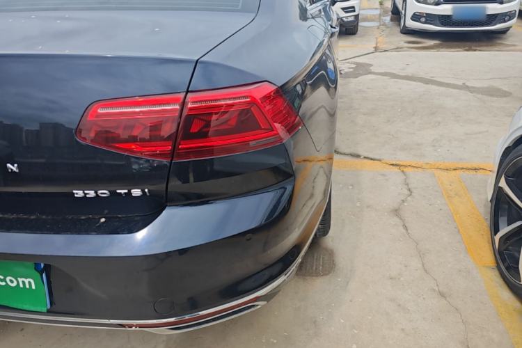 Used Volkswagen Magotan 2020 330TSI DSG Leading Model Right Rear Taillight